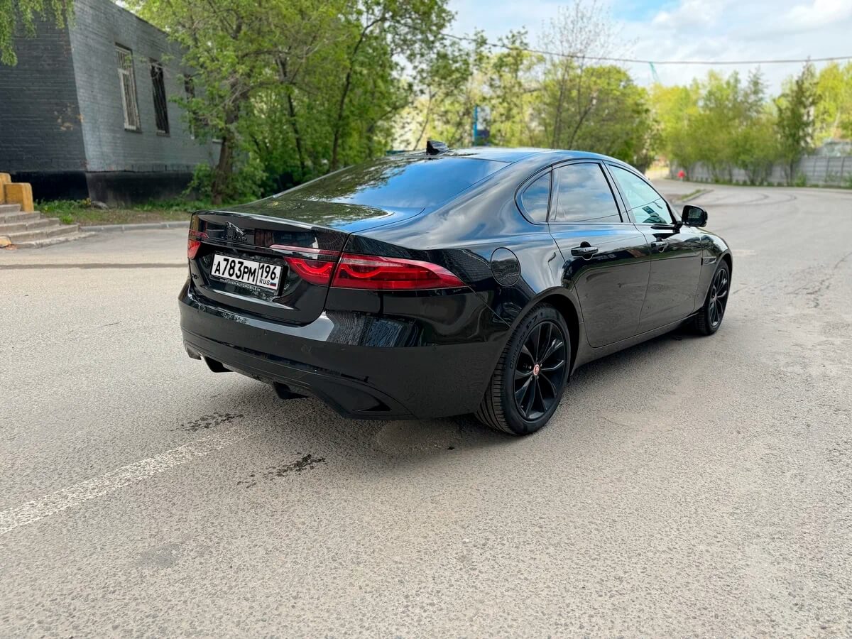 Jaguar XF аренда