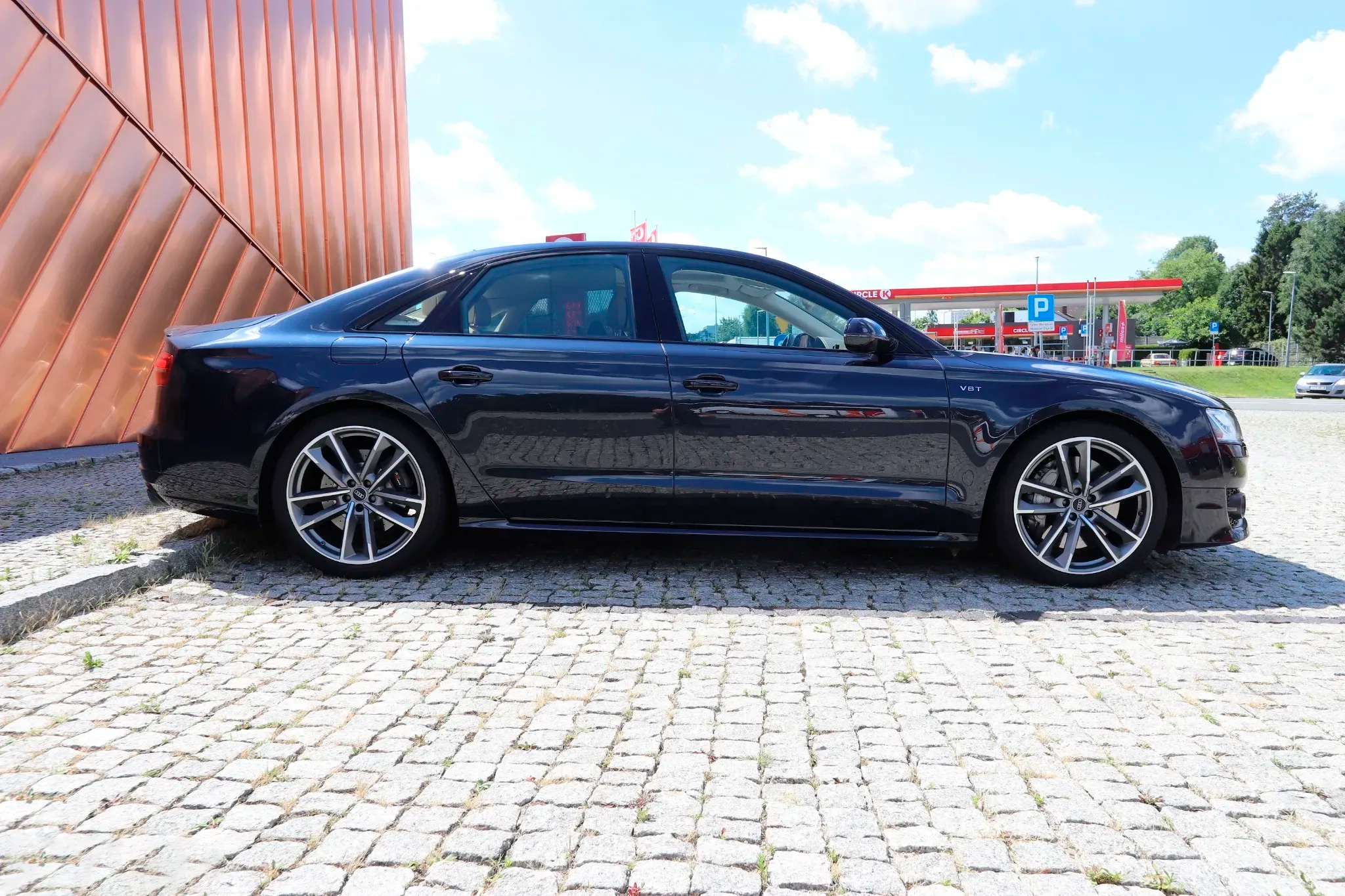 Арендовать Audi S8